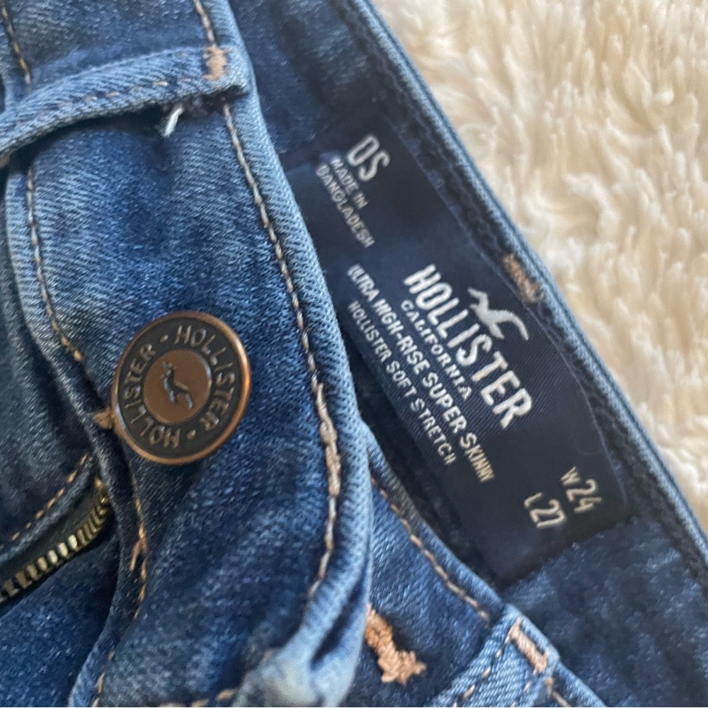 Hollister Ultra High Rise Super Skinny - Picture 2 of 3